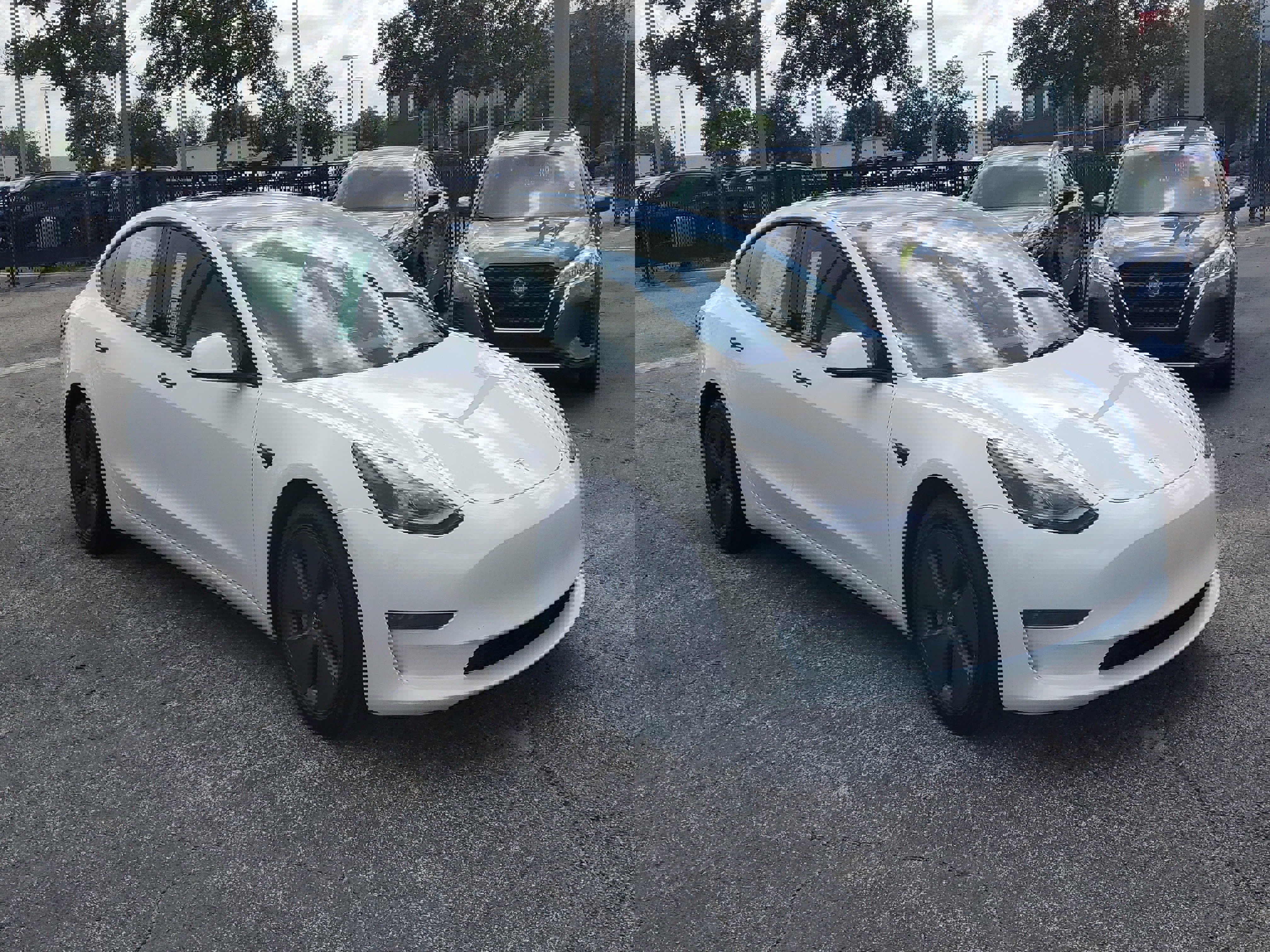 Used 2023 Tesla Model 3 Standard Range image 3