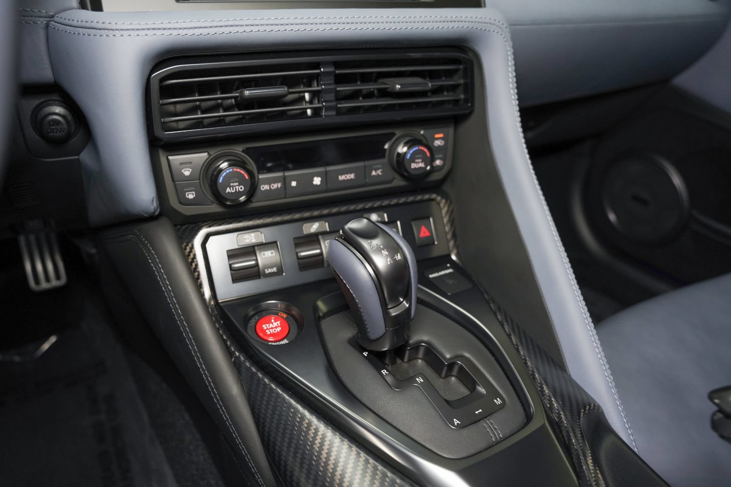 Used 2020 Nissan GT-R Premium AWD/4WD image 47