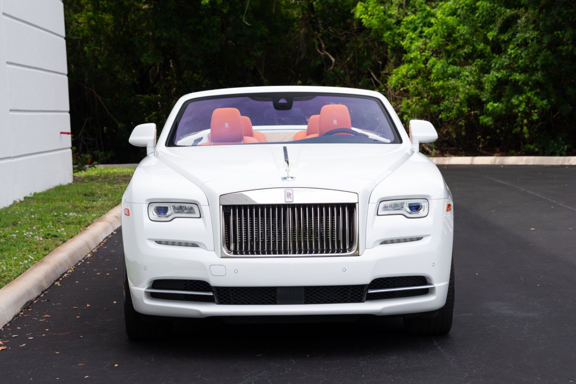 Used 2017 Rolls-Royce Dawn RWD image 25