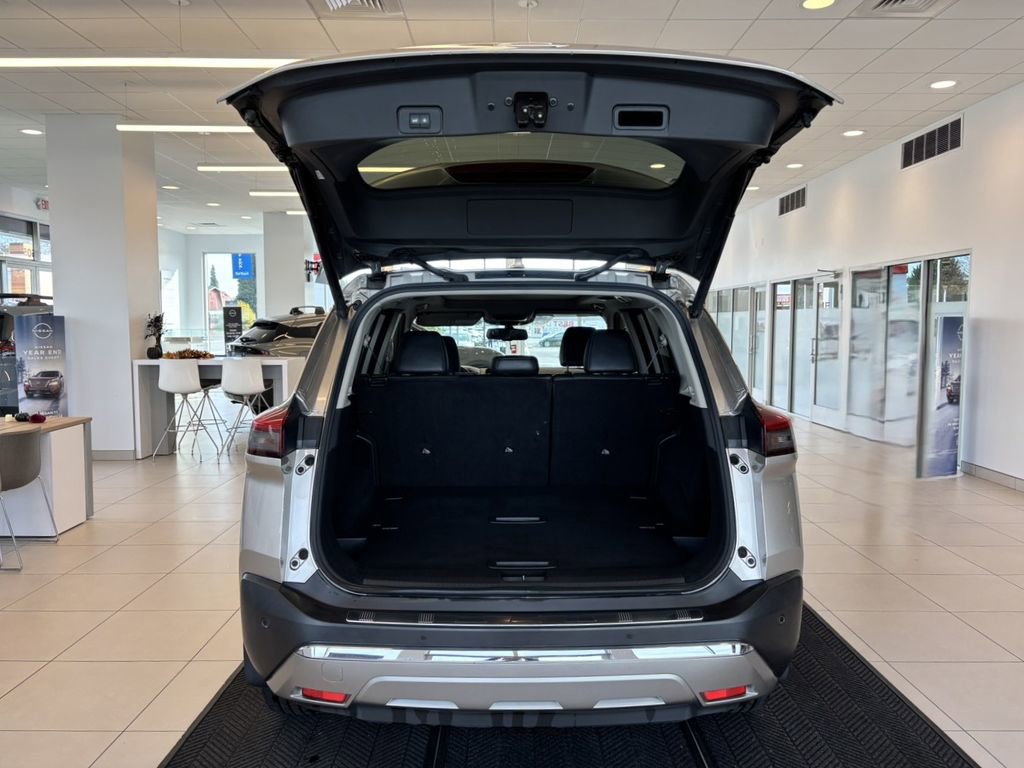 Used 2021 Nissan Rogue Platinum image 9