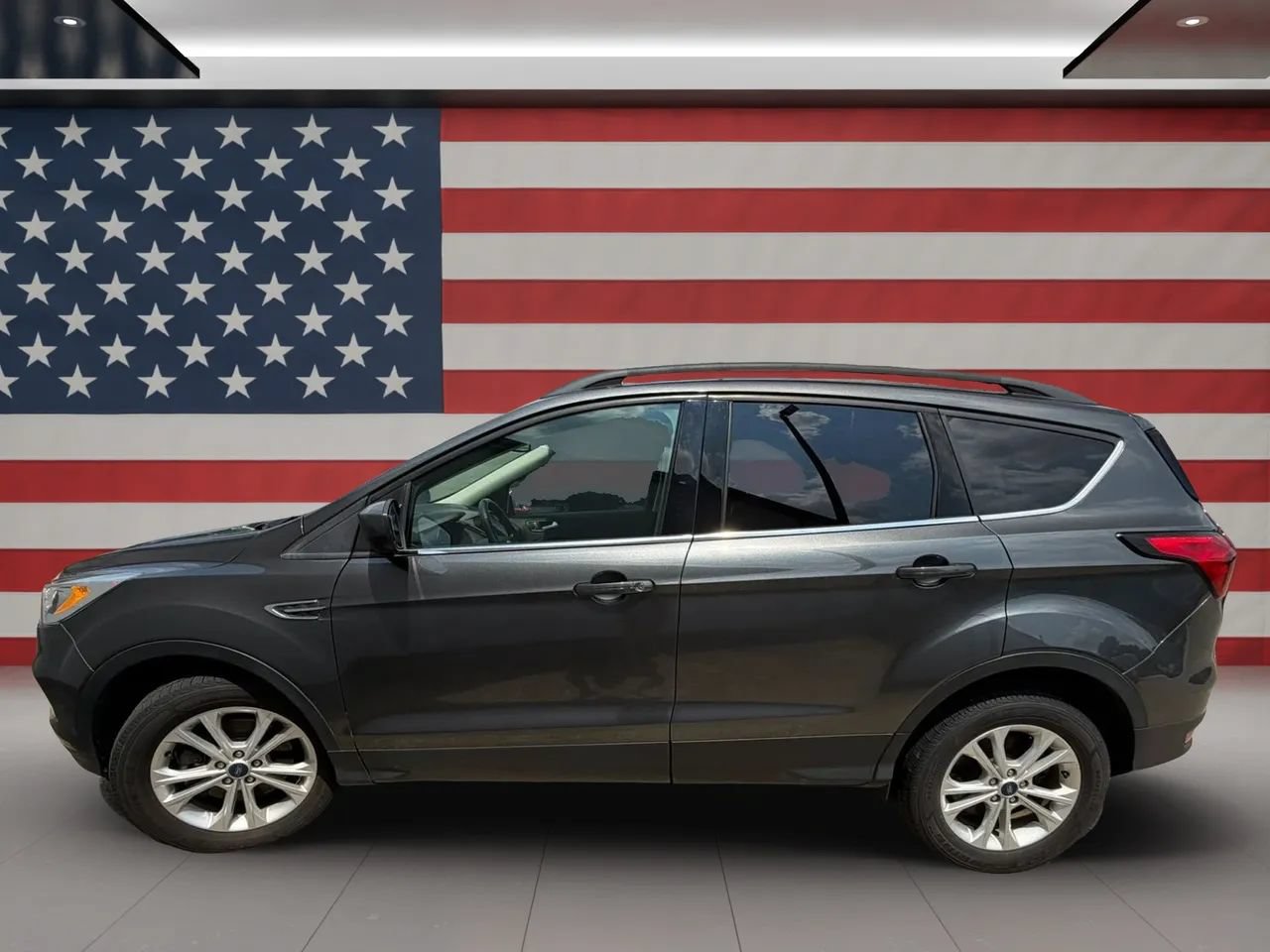 Used 2019 Ford Escape SEL AWD/4WD image 4