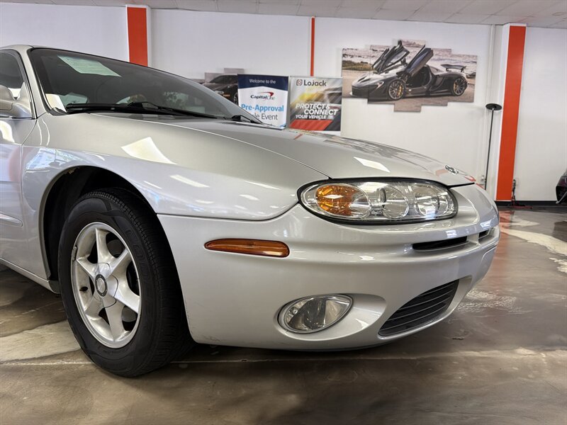 Used 2001 Oldsmobile Aurora 3.5 w/ Convenience Pkg FWD image 14