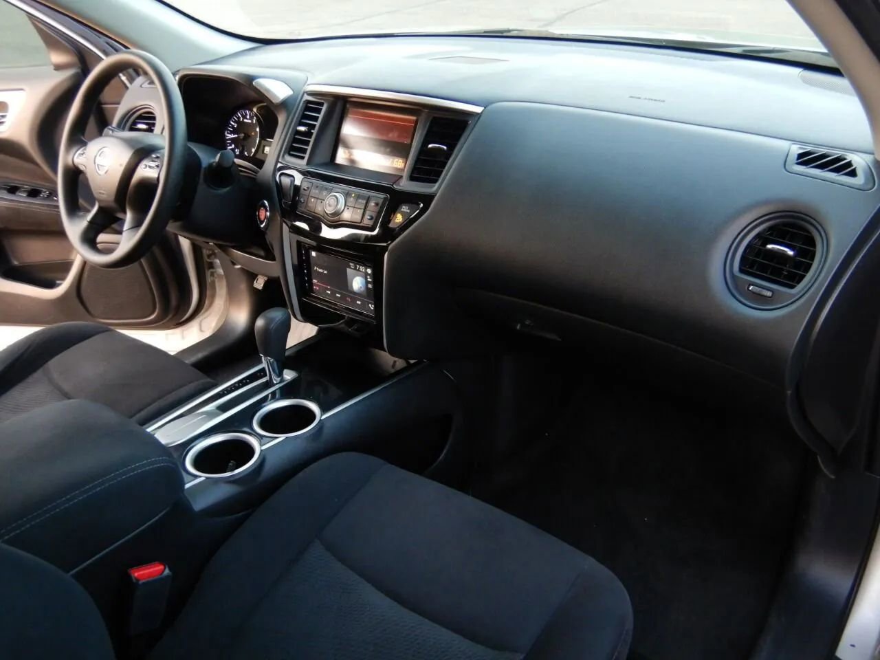 Used 2014 Nissan Pathfinder S image 31