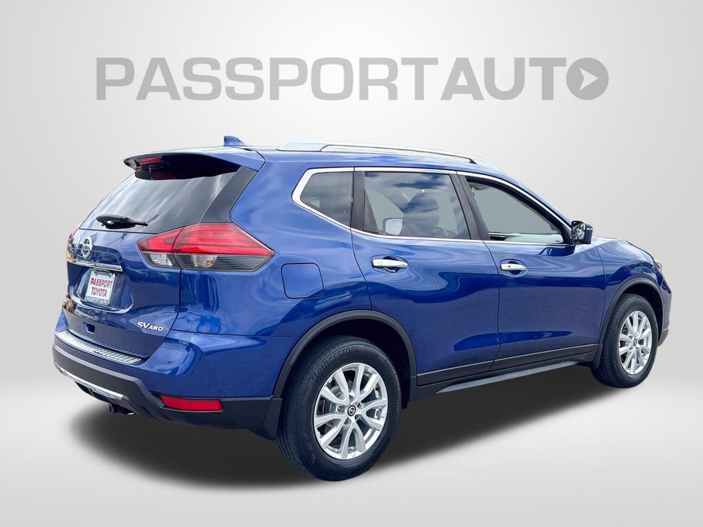Used 2017 Nissan Rogue SV w/ SV Premium Package AWD/4WD image 8