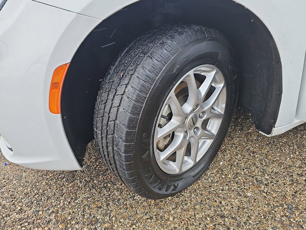 Used 2024 Chrysler Pacifica Touring-L image 30