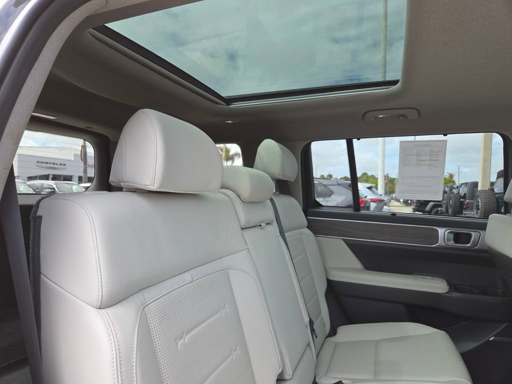 Used 2024 Hyundai Santa Fe Limited FWD image 14