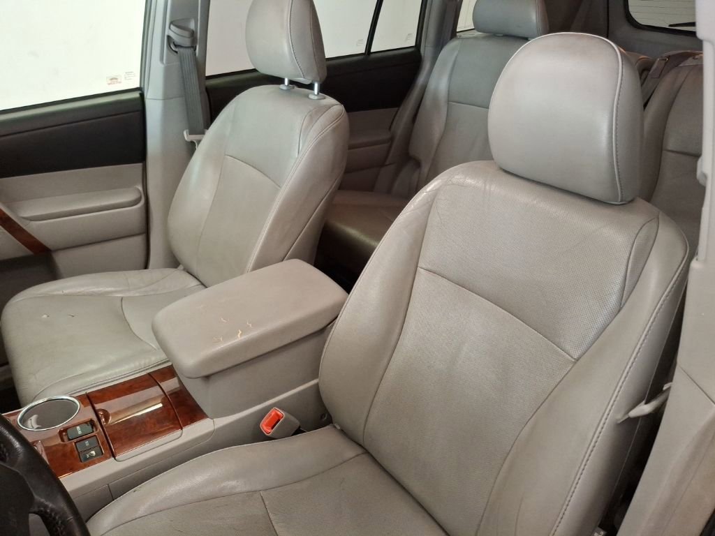 Used 2012 Toyota Highlander Limited image 16