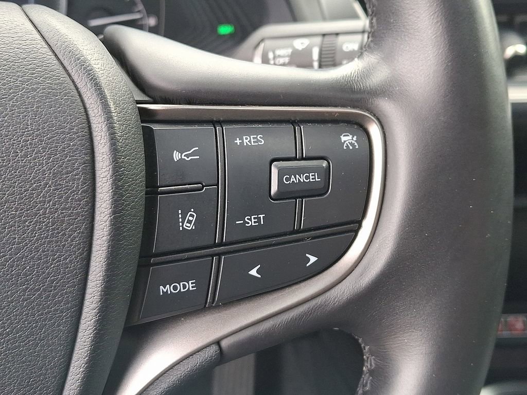 Used 2024 Lexus UX 250h AWD w/ Premium Package image 23