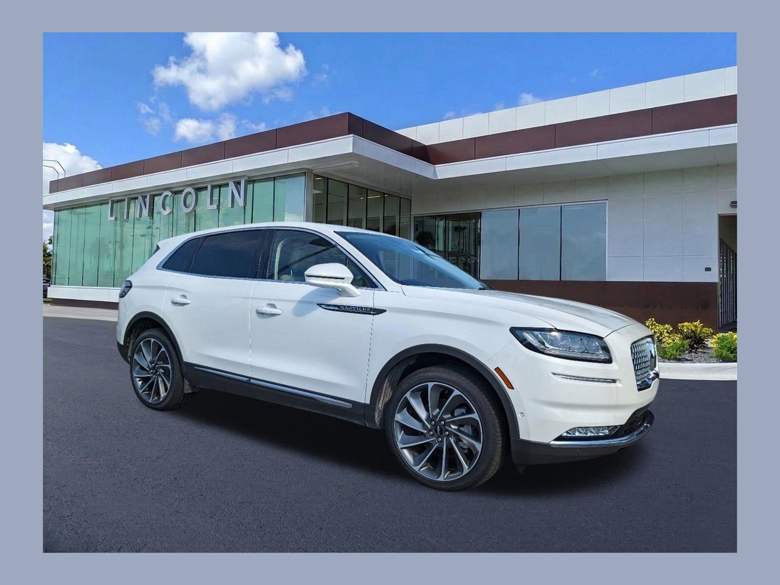 Certified 2023 Lincoln Nautilus Reserve w/ Equipment Group 202A image 1