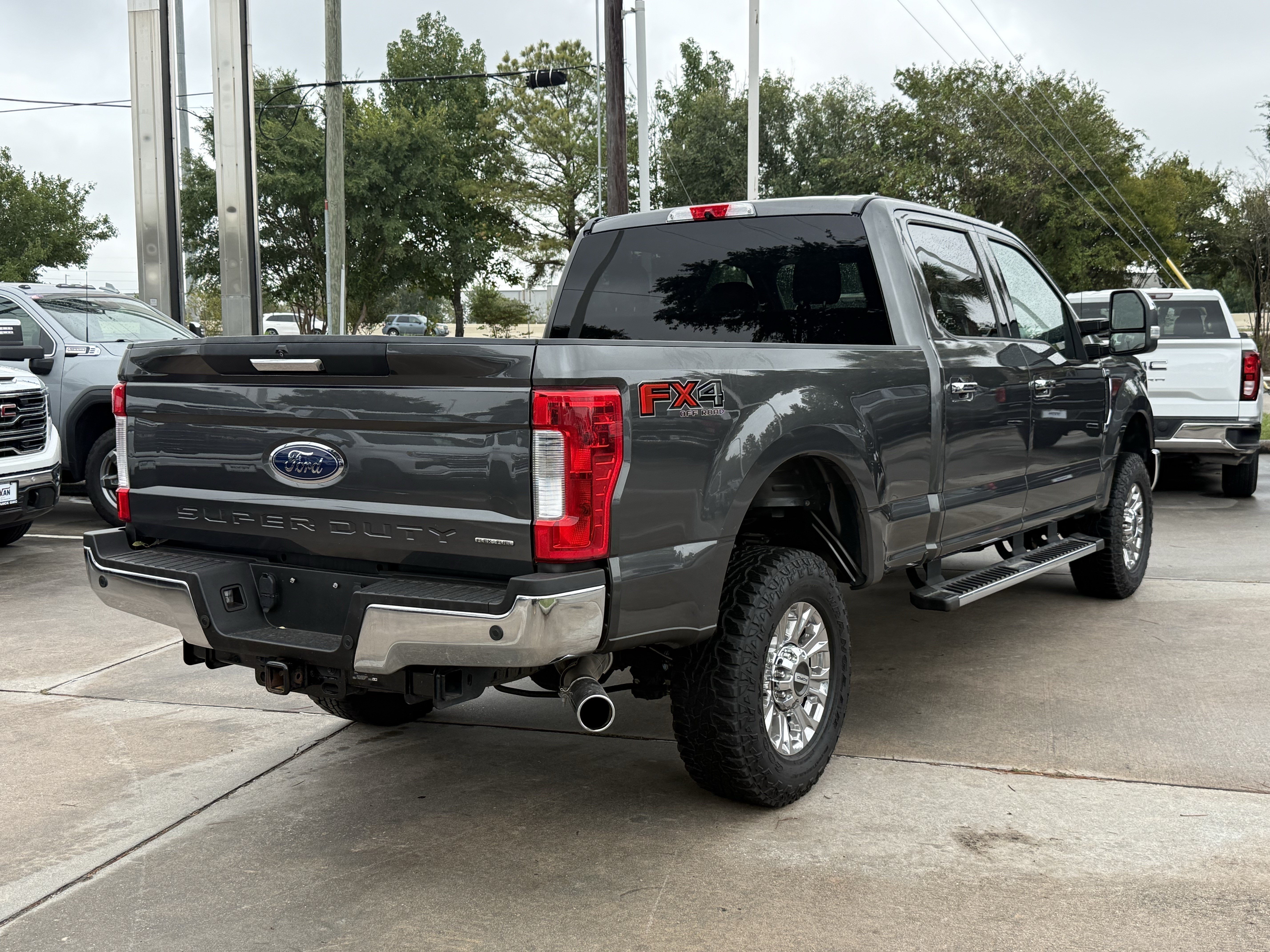 Used 2017 Ford F250 XLT w/ XLT Premium Package AWD/4WD image 5