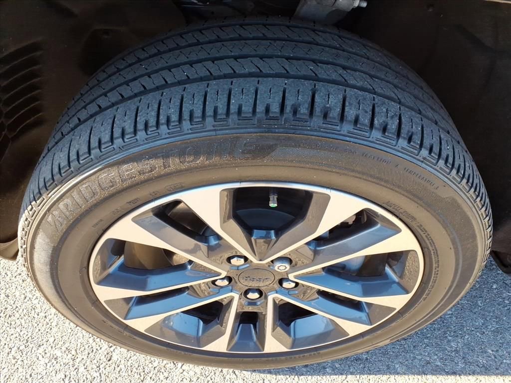 Used 2023 Jeep Grand Cherokee Overland w/ Luxury Tech Group IV image 11