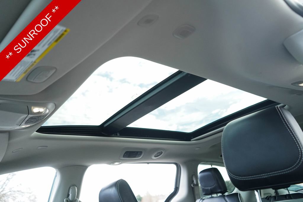 Used 2024 Chrysler Pacifica Limited image 31