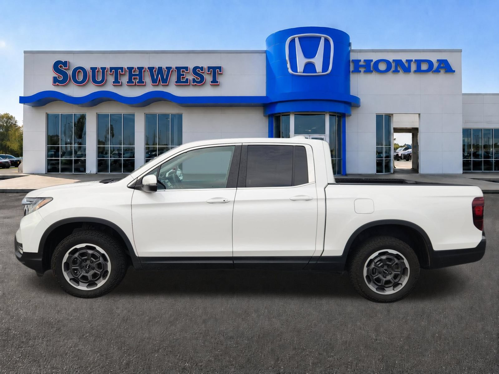 Used 2024 Honda Ridgeline RTL+ image 3