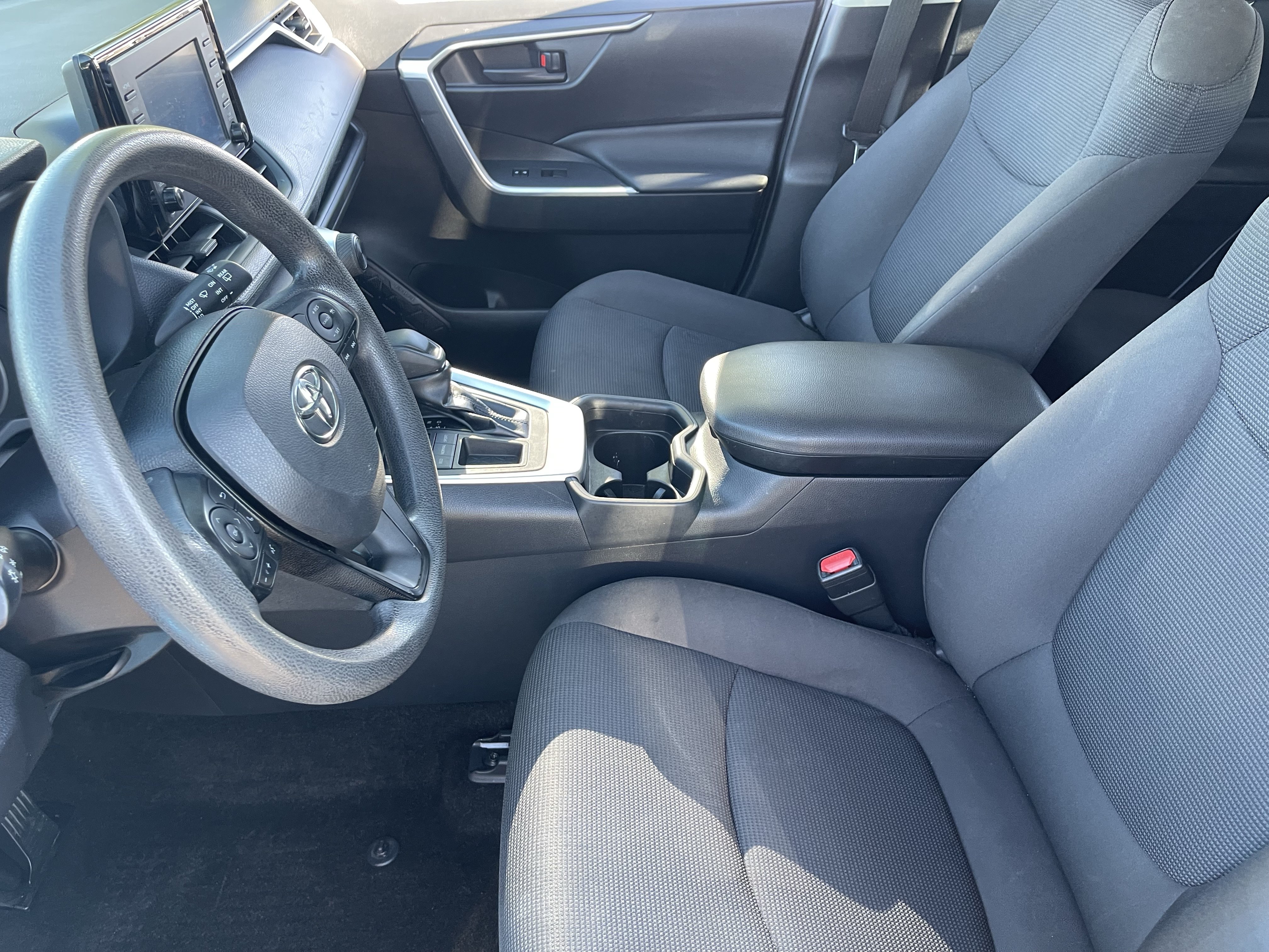 Used 2019 Toyota RAV4 LE w/ All Weather Liner Package FWD image 20