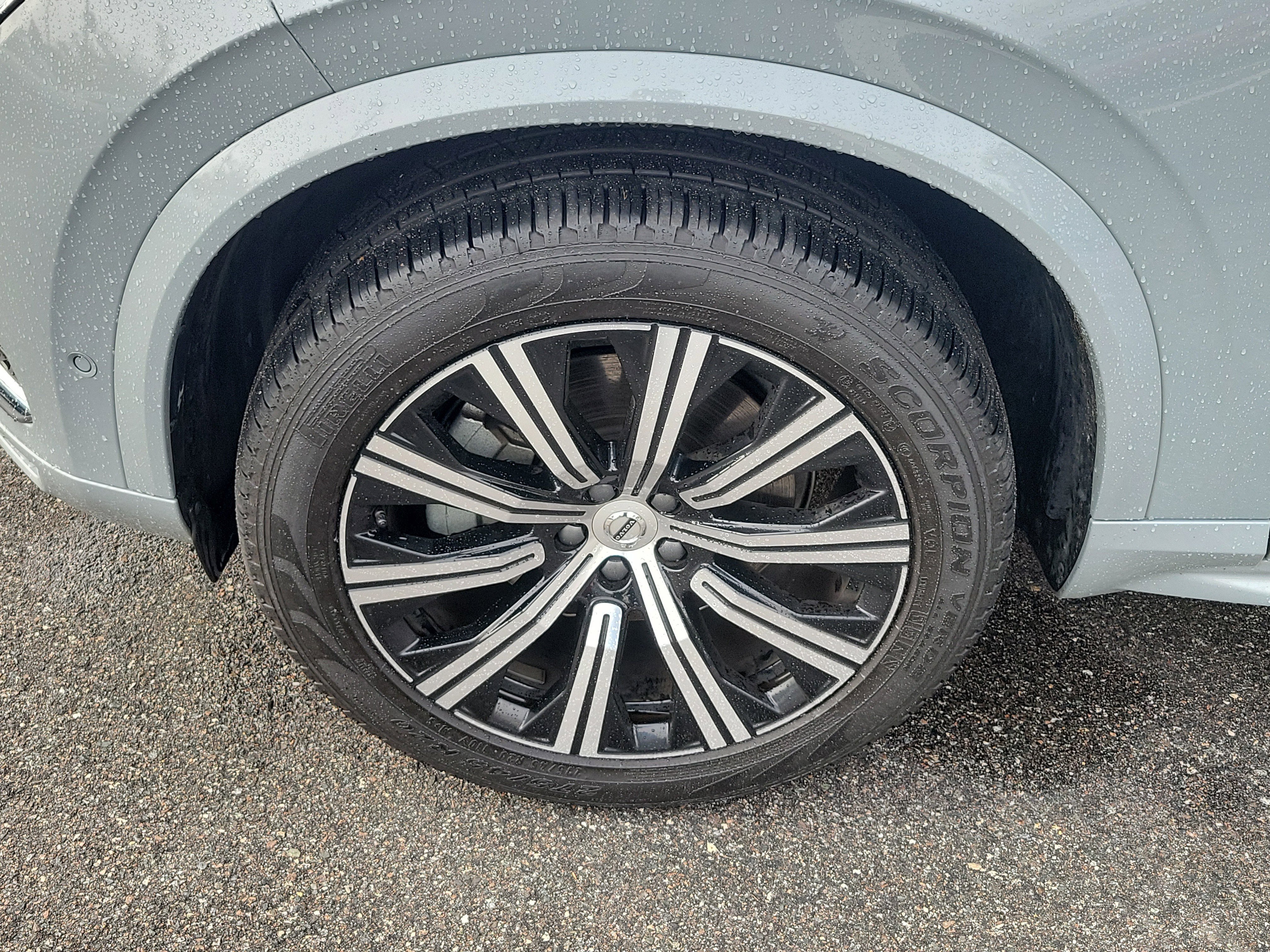 Used 2024 Volvo XC90 B6 Plus w/ Protection Package Premier image 38