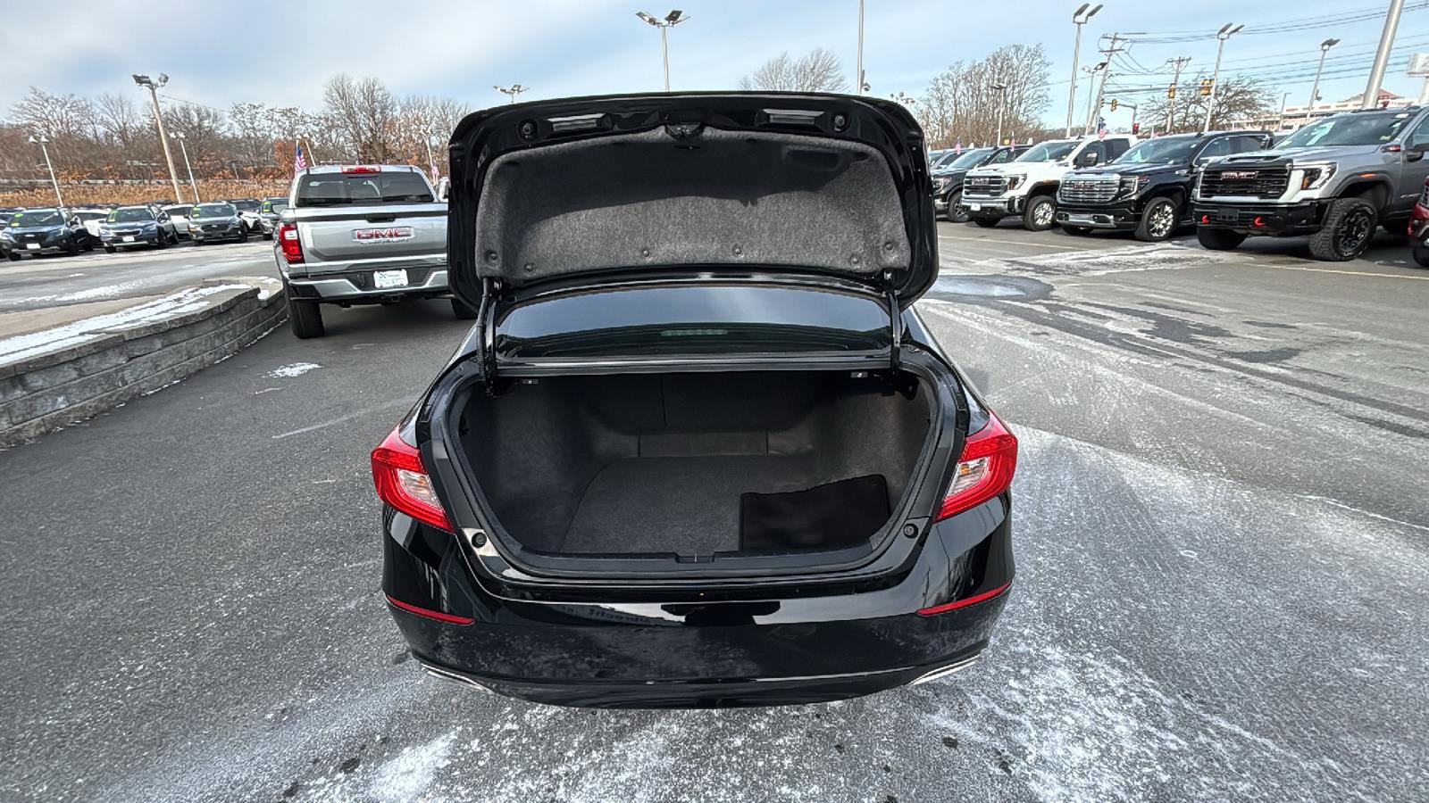 Used 2018 Honda Accord Sport image 30