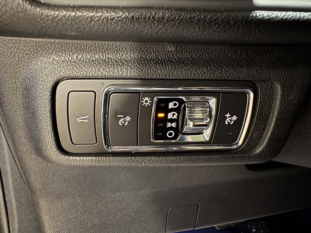 Used 2022 Lincoln Corsair Reserve image 15