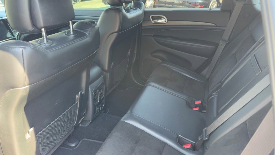 Used 2019 Jeep Grand Cherokee Altitude AWD/4WD image 11