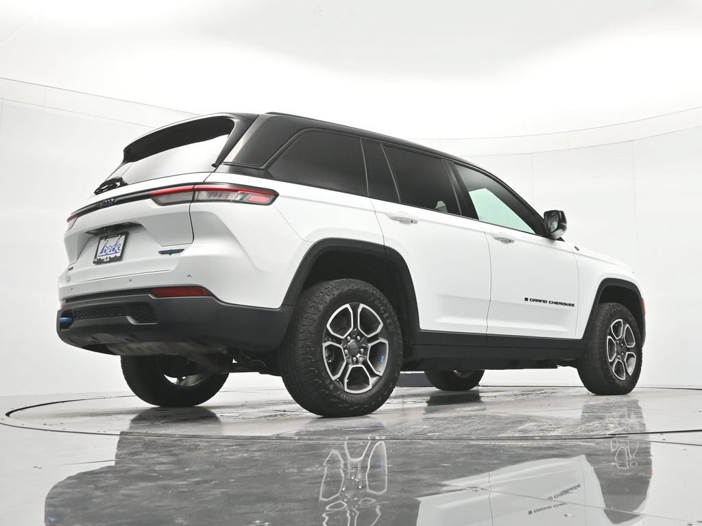 Used 2023 Jeep Grand Cherokee Trailhawk w/ Advanced Protech Group II AWD/4WD image 41