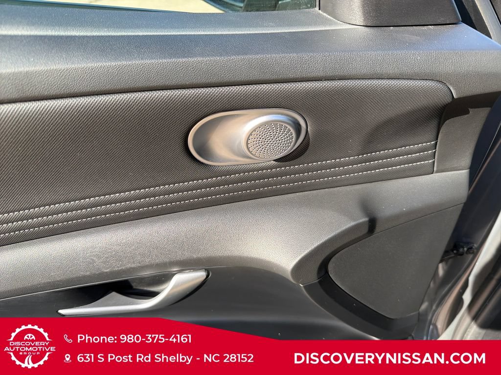 Used 2025 Hyundai Elantra SEL FWD image 11