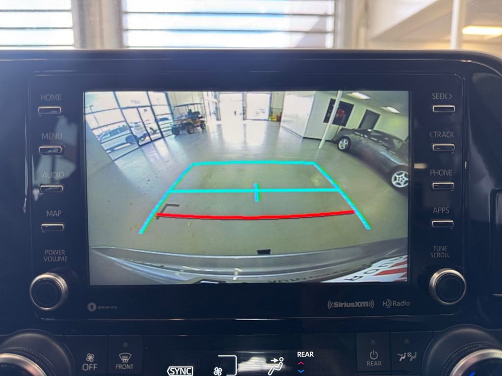 Used 2022 Toyota Highlander XLE image 25