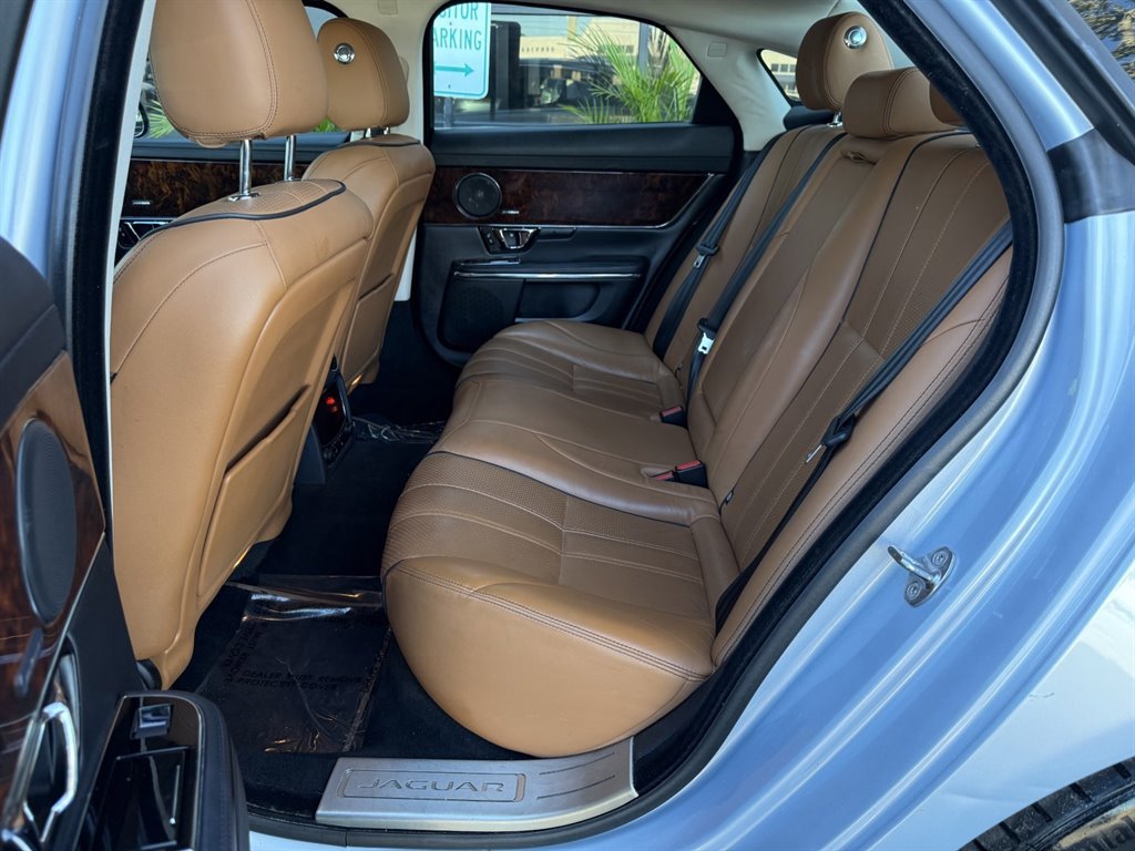 Used 2014 Jaguar XJ AWD image 14