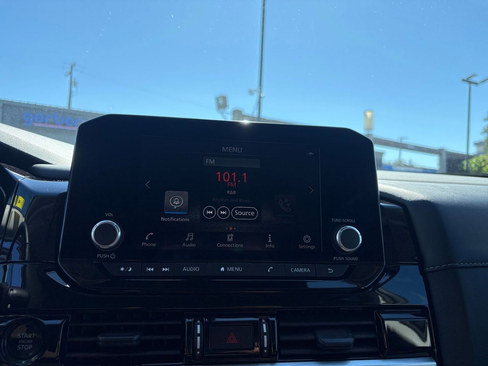 Used 2025 Nissan Pathfinder SV image 20