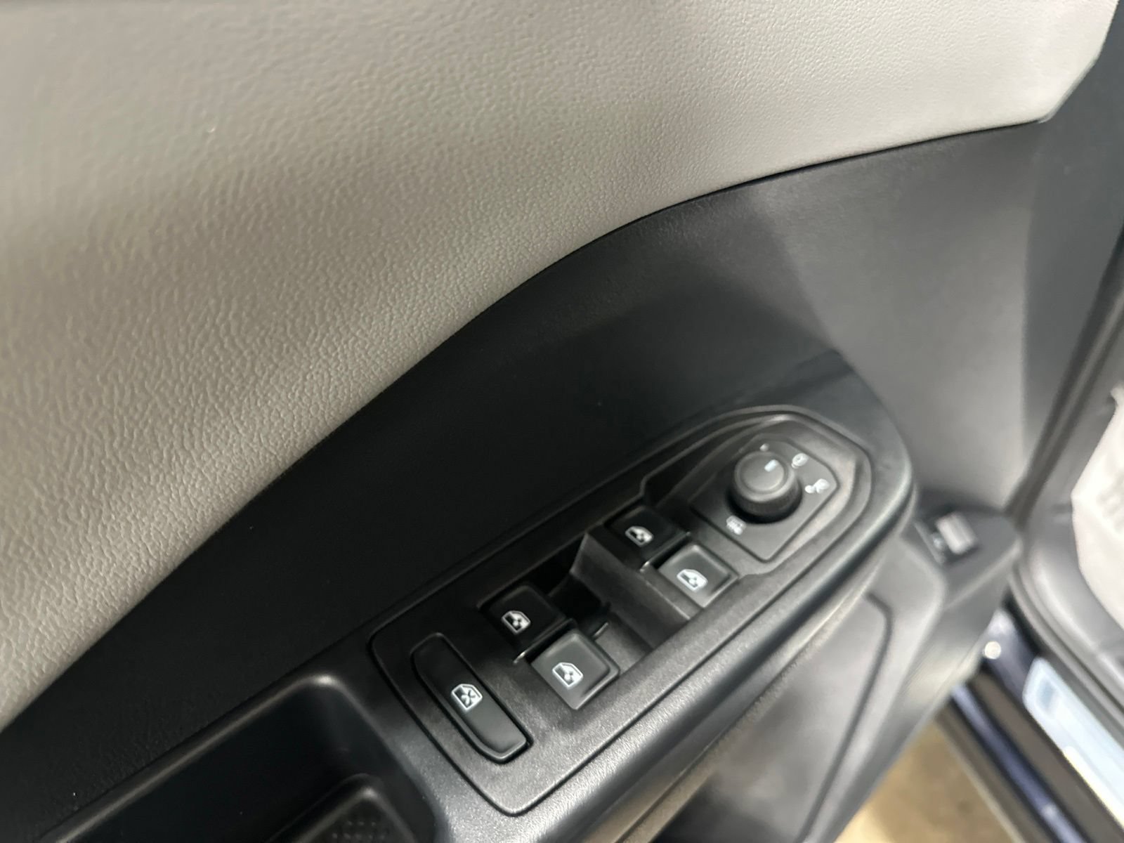 Certified 2023 Volkswagen Taos SE AWD/4WD image 18