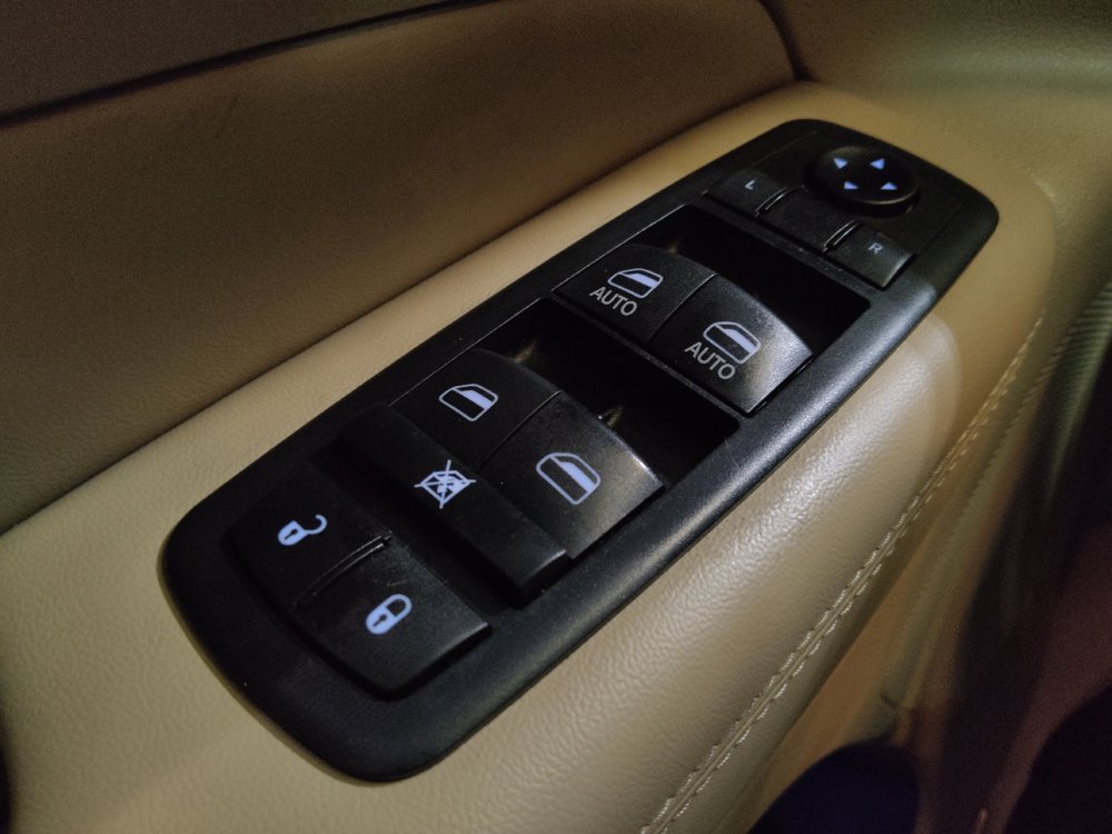 Used 2020 Jeep Grand Cherokee Limited AWD/4WD image 27