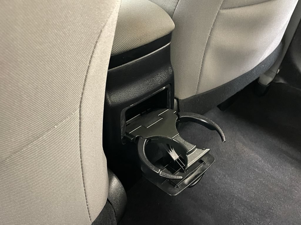 Used 2015 Toyota Corolla LE FWD image 40