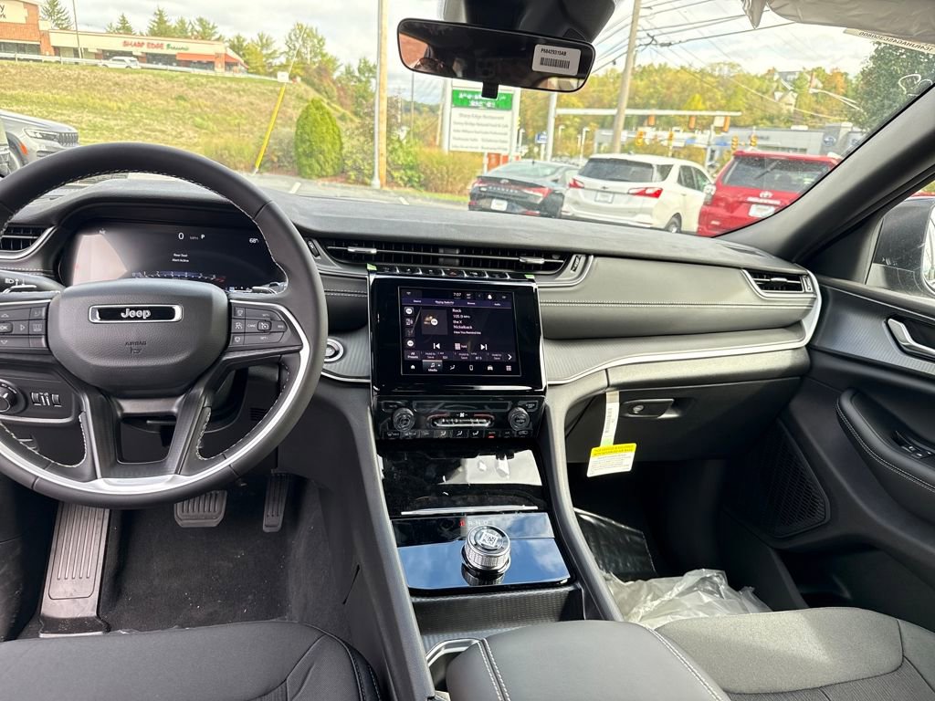 New 2025 Jeep Grand Cherokee Laredo X w/ Trailer Tow Package image 12