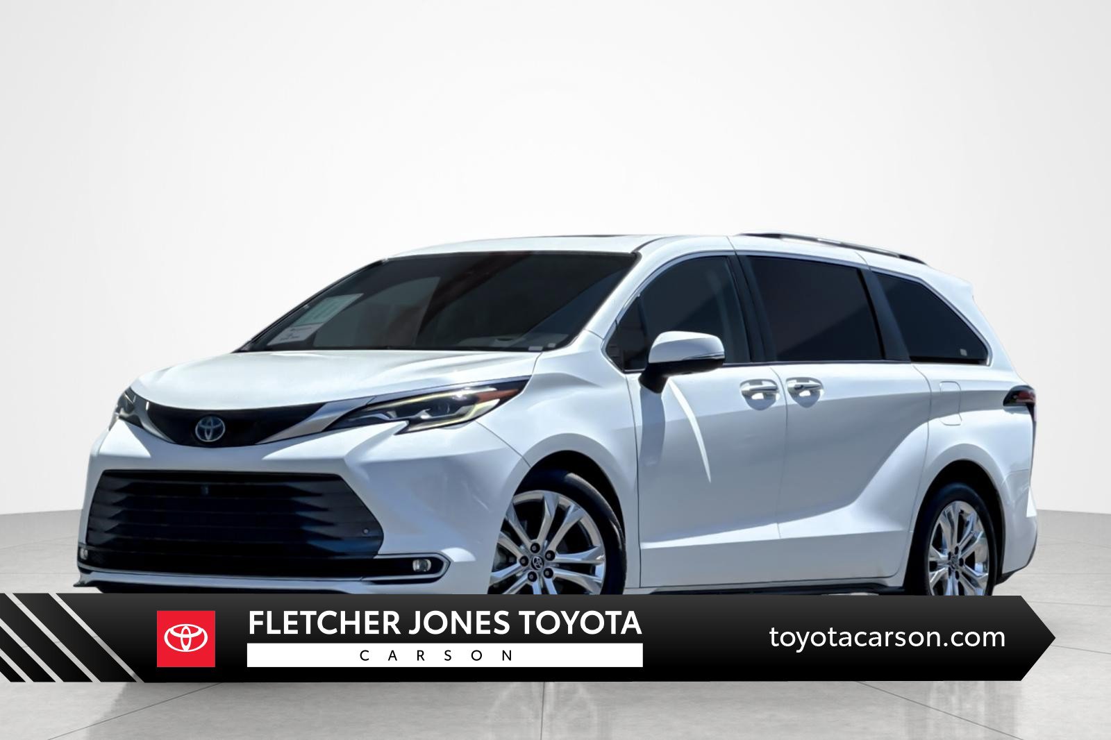 Certified 2023 Toyota Sienna Platinum FWD image 1