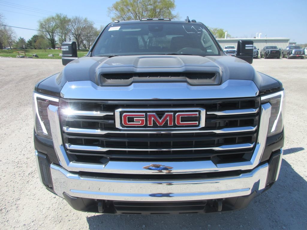 New 2026 GMC Sierra 3500 SLE image 11