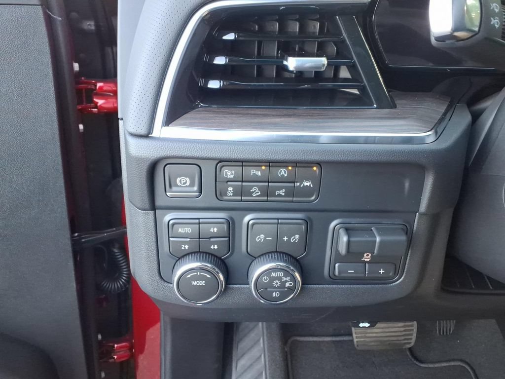 New 2026 Chevrolet Tahoe Premier w/ Sun And Tow Package AWD/4WD image 22