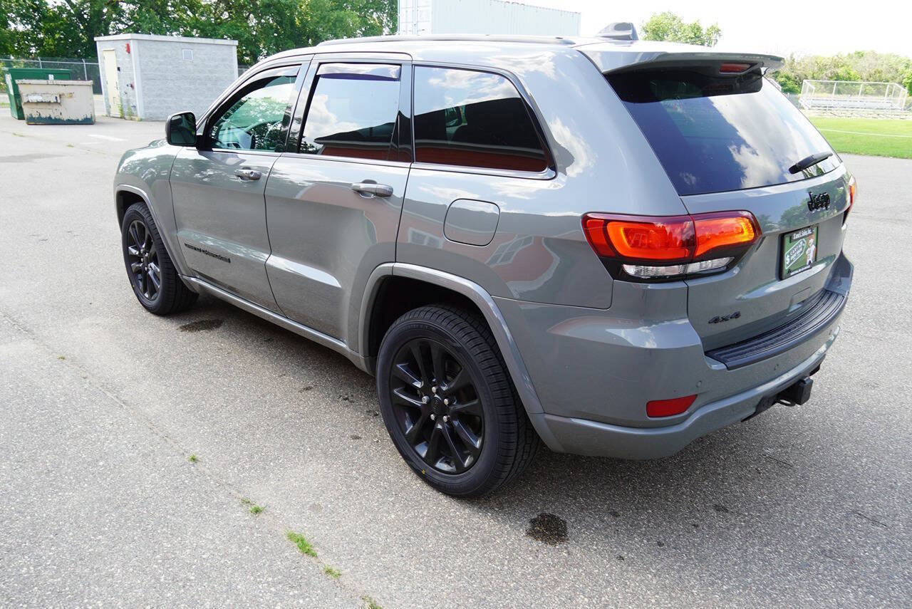 Used 2021 Jeep Grand Cherokee Laredo X AWD/4WD image 11