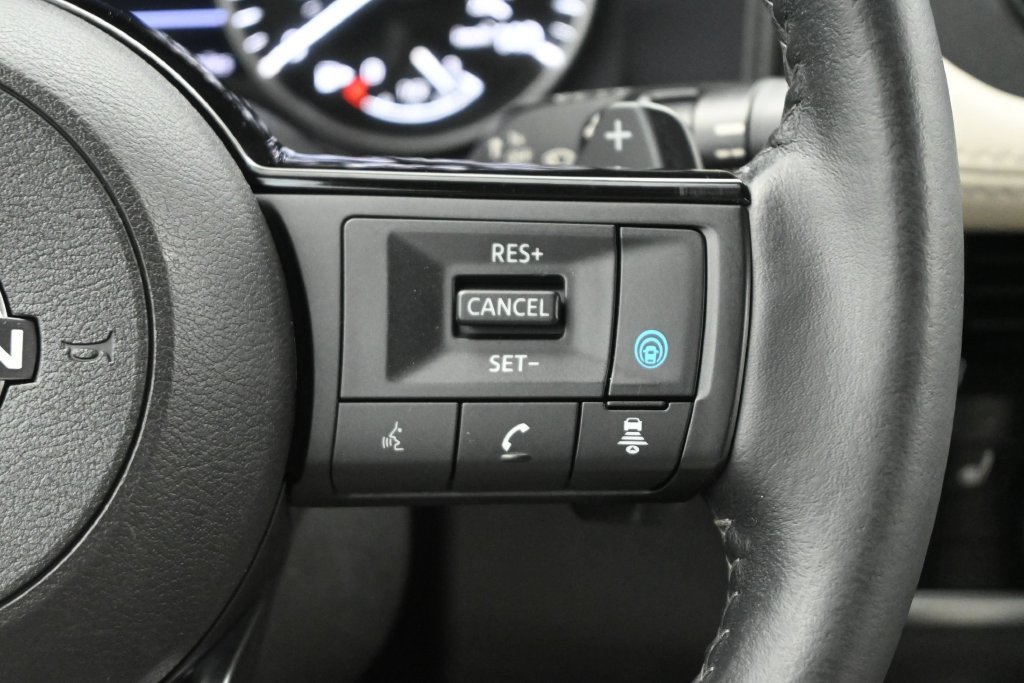 Used 2023 Nissan Rogue SL FWD image 9