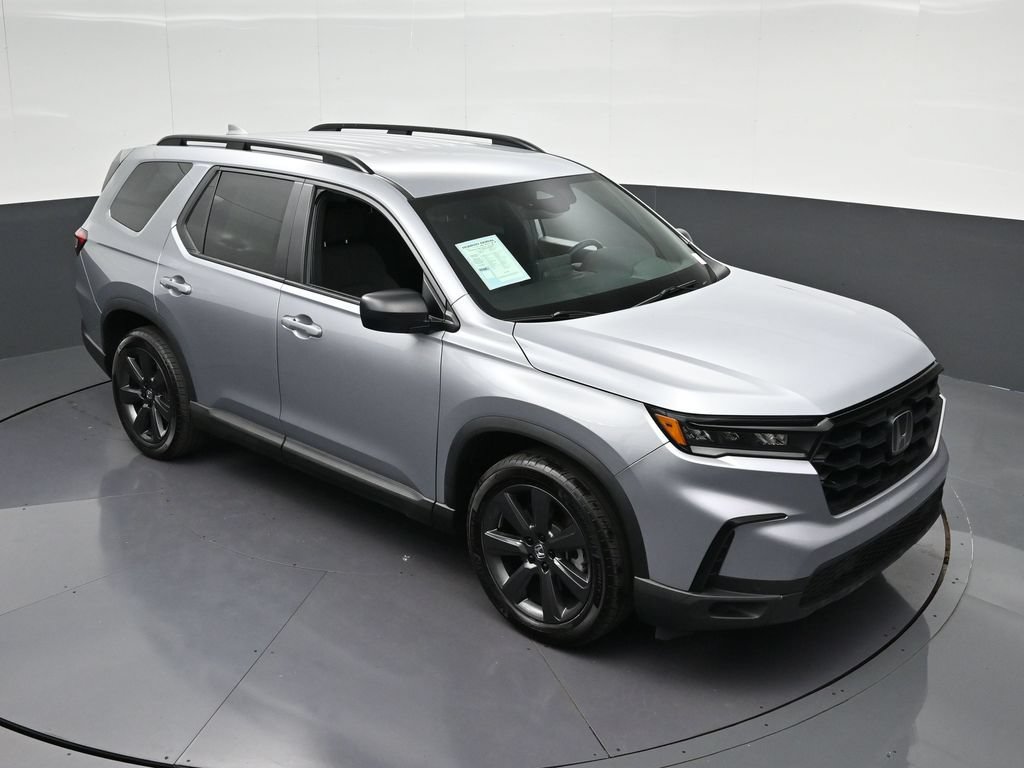 Used 2025 Honda Pilot Sport image 21