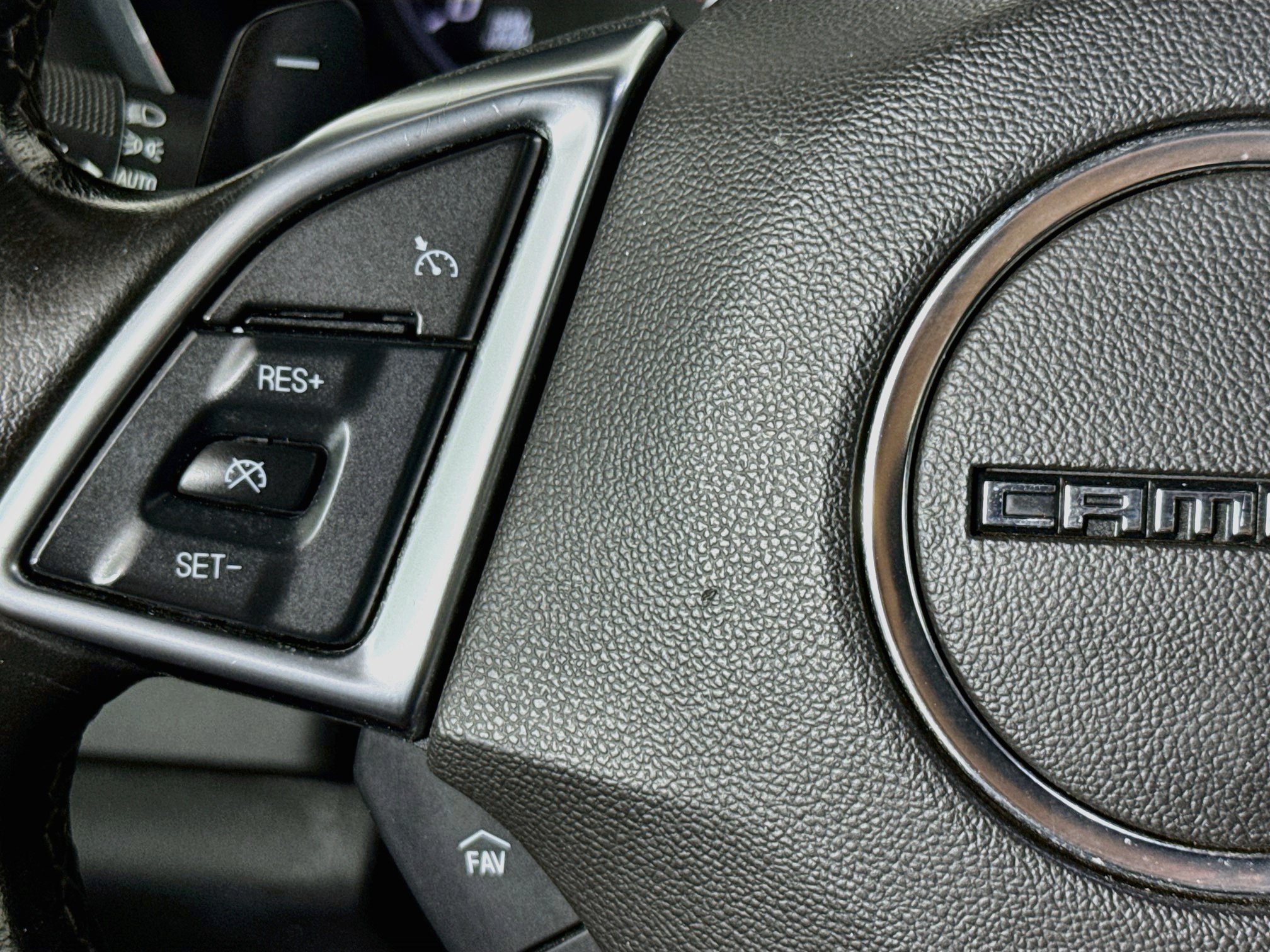 Used 2020 Chevrolet Camaro LT RWD image 11