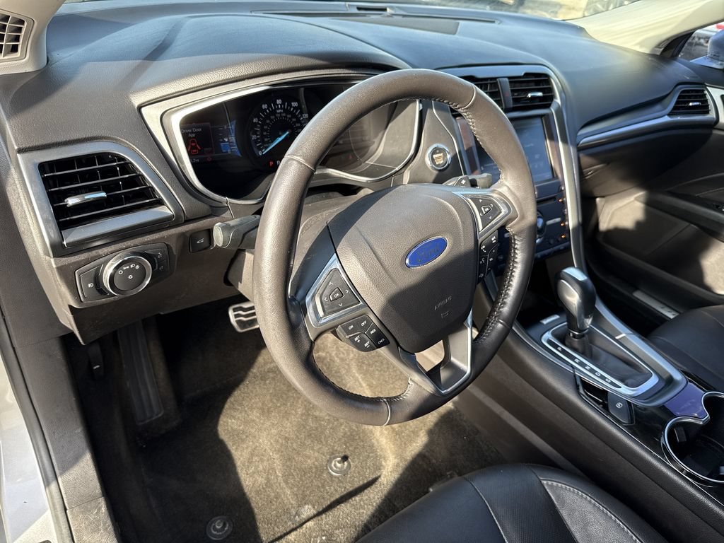 Used 2016 Ford Fusion Titanium FWD image 15