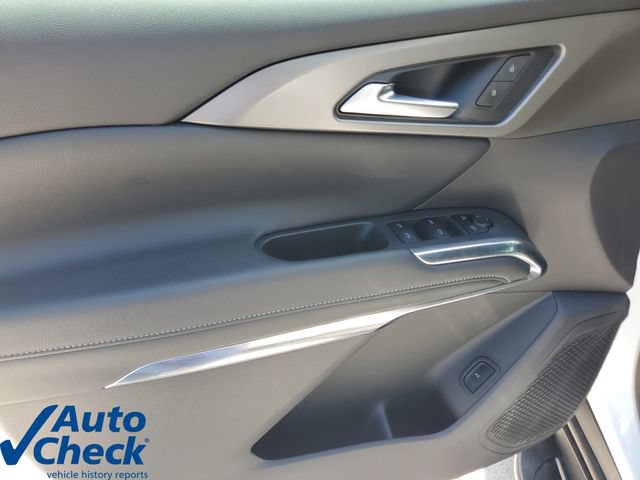 Used 2025 Chevrolet Traverse LT w/ Driver Confidence Package FWD image 22