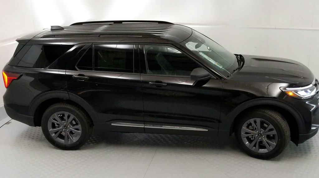 New 2025 Ford Explorer Active w/ Active Comfort Package image 14
