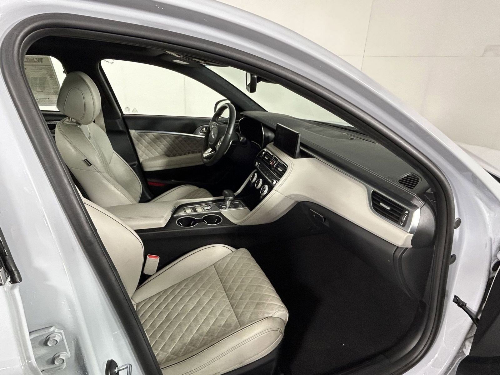 Used 2023 Genesis G70 3.3T w/ Sport Prestige Package image 17