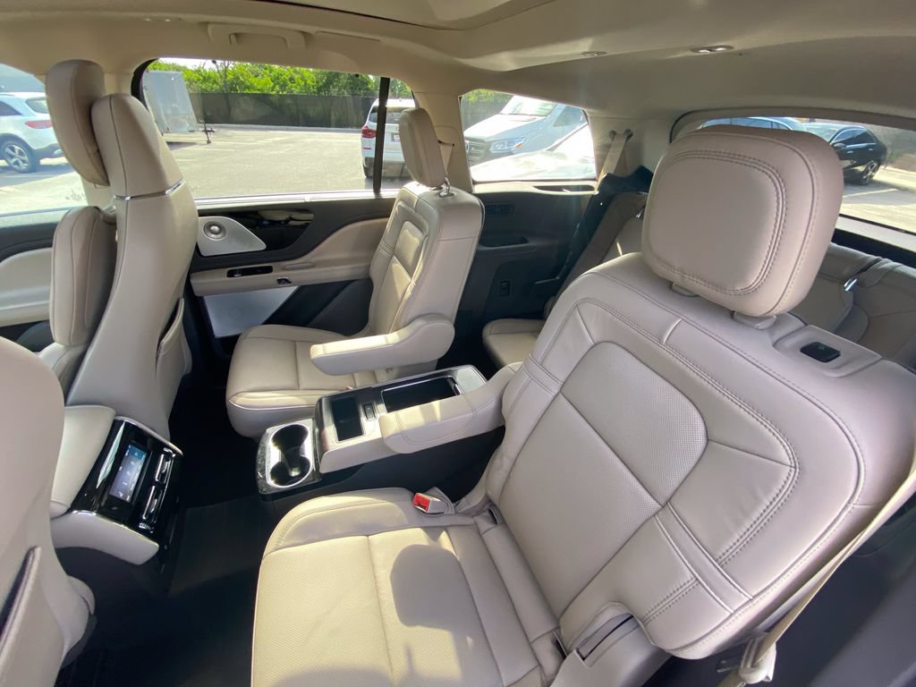 Used 2022 Lincoln Aviator Reserve w/ Equipment Group 201A AWD/4WD image 5