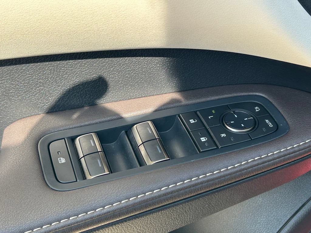 Used 2023 Lexus RX 350h w/ Accessory Package (2T) AWD/4WD image 18