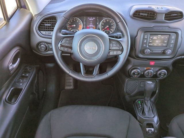 Used 2017 Jeep Renegade Altitude FWD image 16
