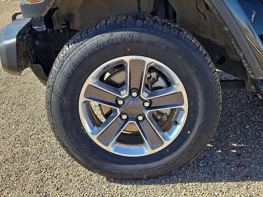 Used 2020 Jeep Wrangler Unlimited Sahara image 10