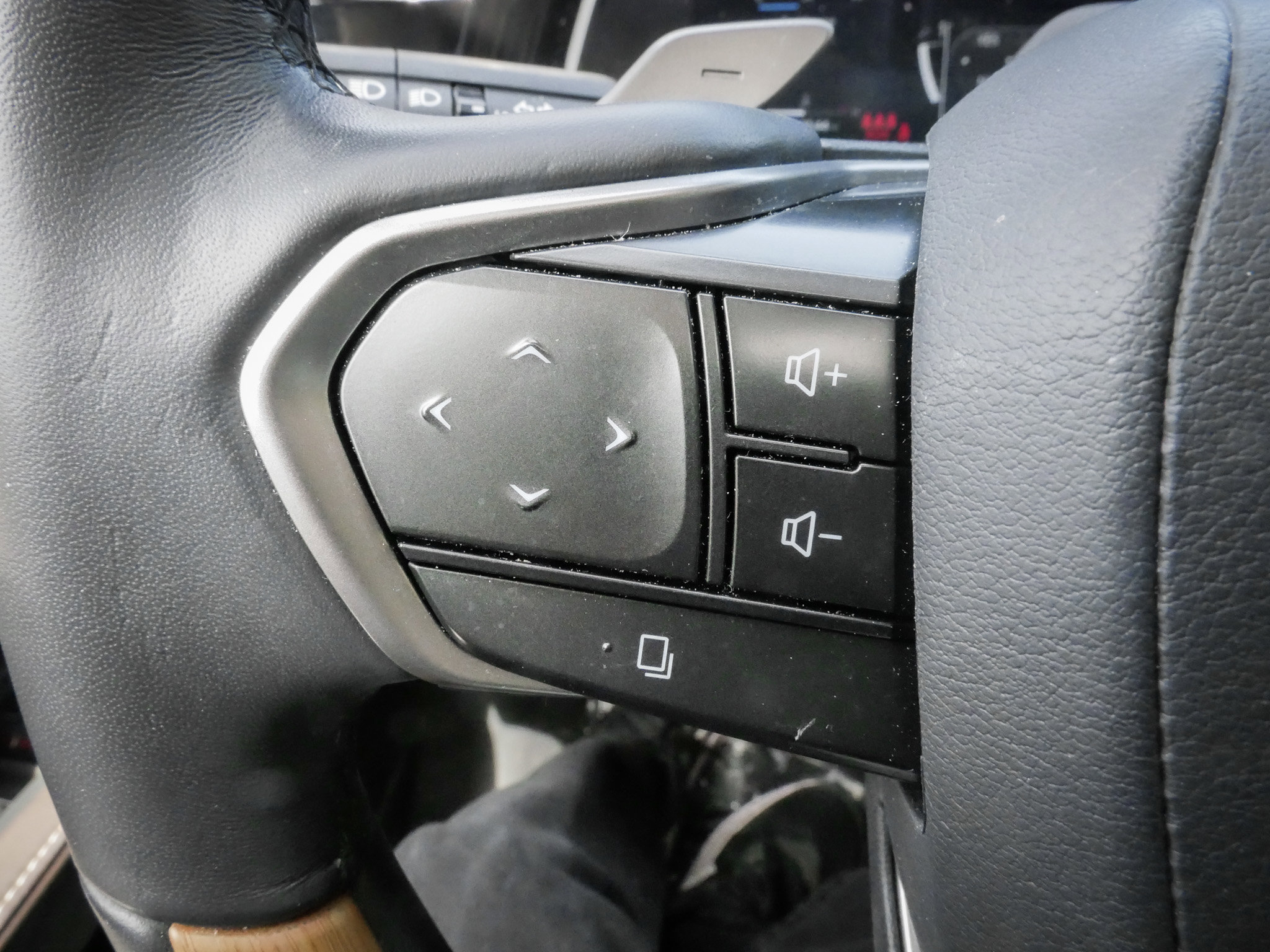 Used 2025 Lexus RX 350 Premium Plus w/ Convenience Package FWD image 19