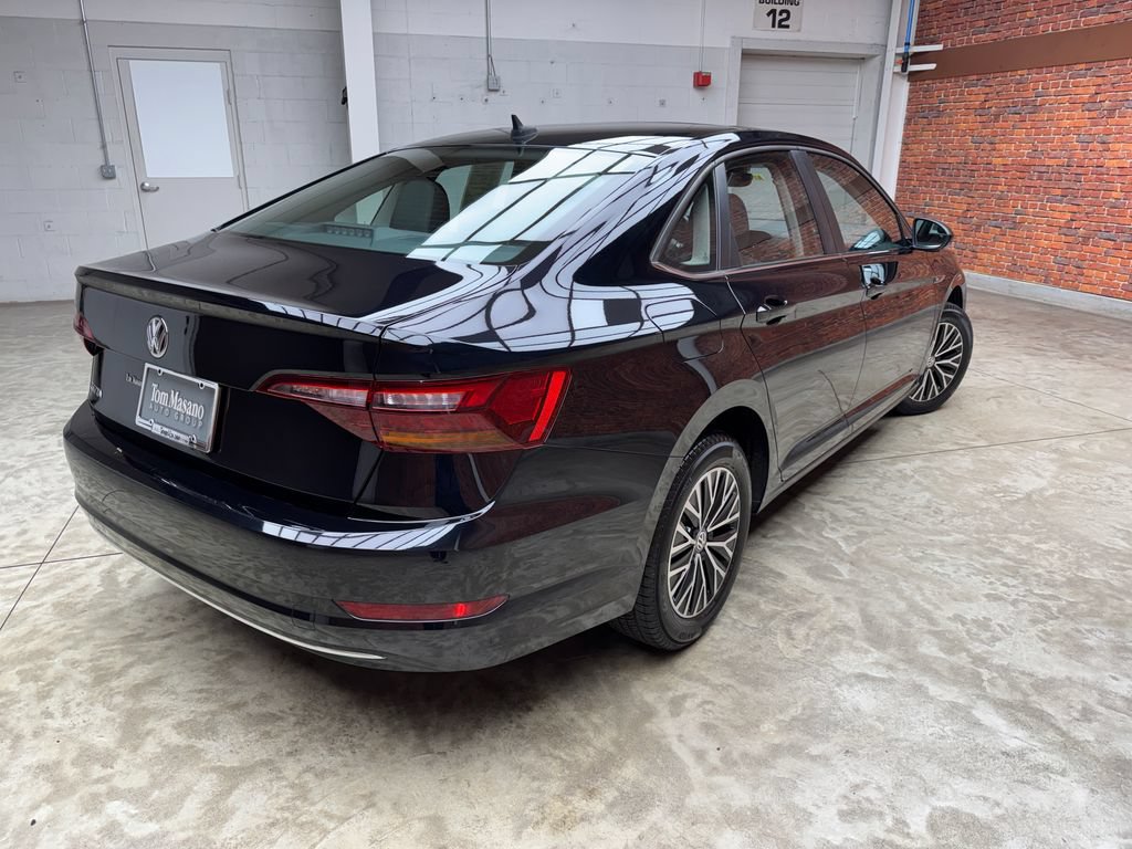 Used 2019 Volkswagen Jetta SEL w/ Cold Weather Package FWD image 5