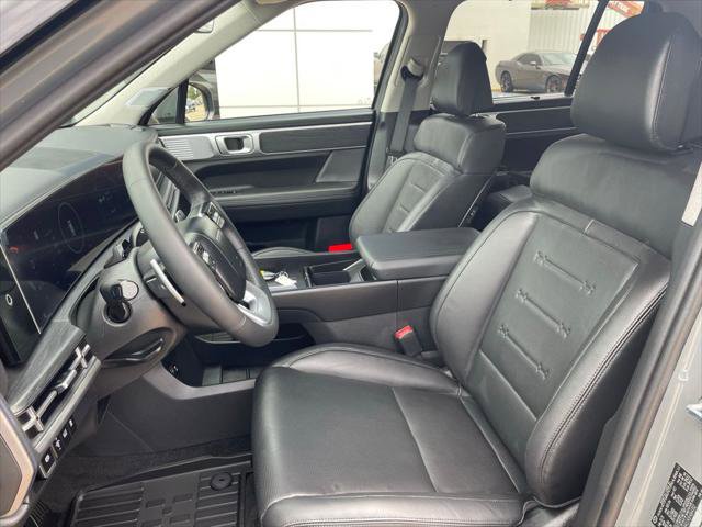 Used 2025 Hyundai Santa Fe Limited image 11