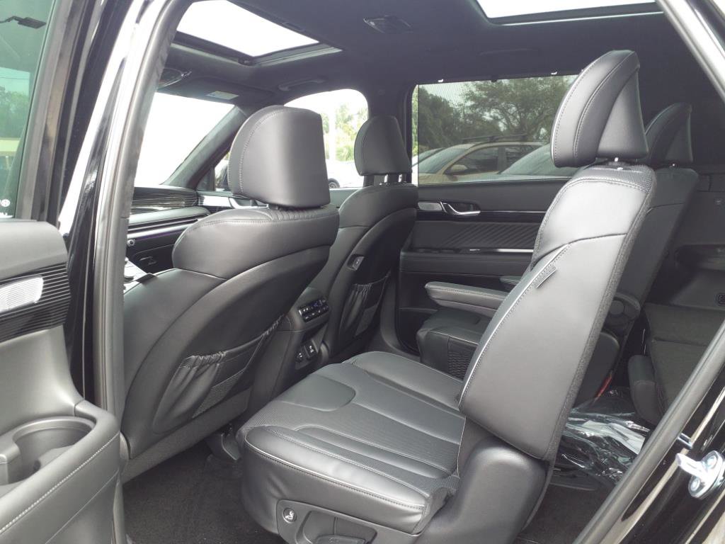 Used 2024 Hyundai Palisade Calligraphy image 8